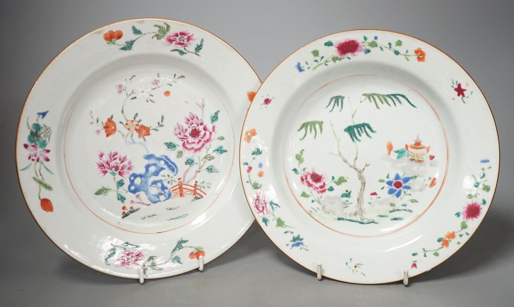 Two Chinese Export Famille rose plates, Qianlong period 23cm